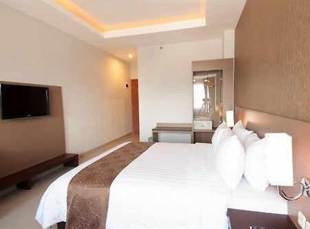 Hotel Lorin New Kuta Pecatu Exterior foto