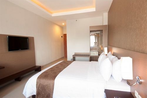 Hotel Lorin New Kuta Pecatu Exterior foto